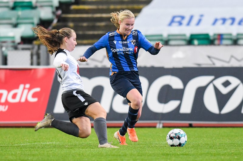Også fra Akademiet: Rakel Renolen, som debuterte mot Fart