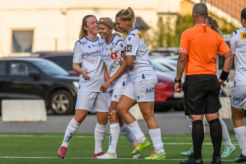 Cornelia, Ingrid og Maiken etter scoring