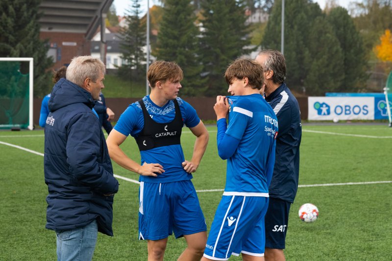 Gutta i prat med Gaute Larsen og Petter Belsvik.