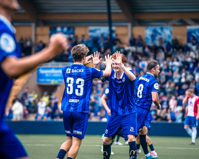 FORHÅNDDSALG AV HJEMMEDRAKTER